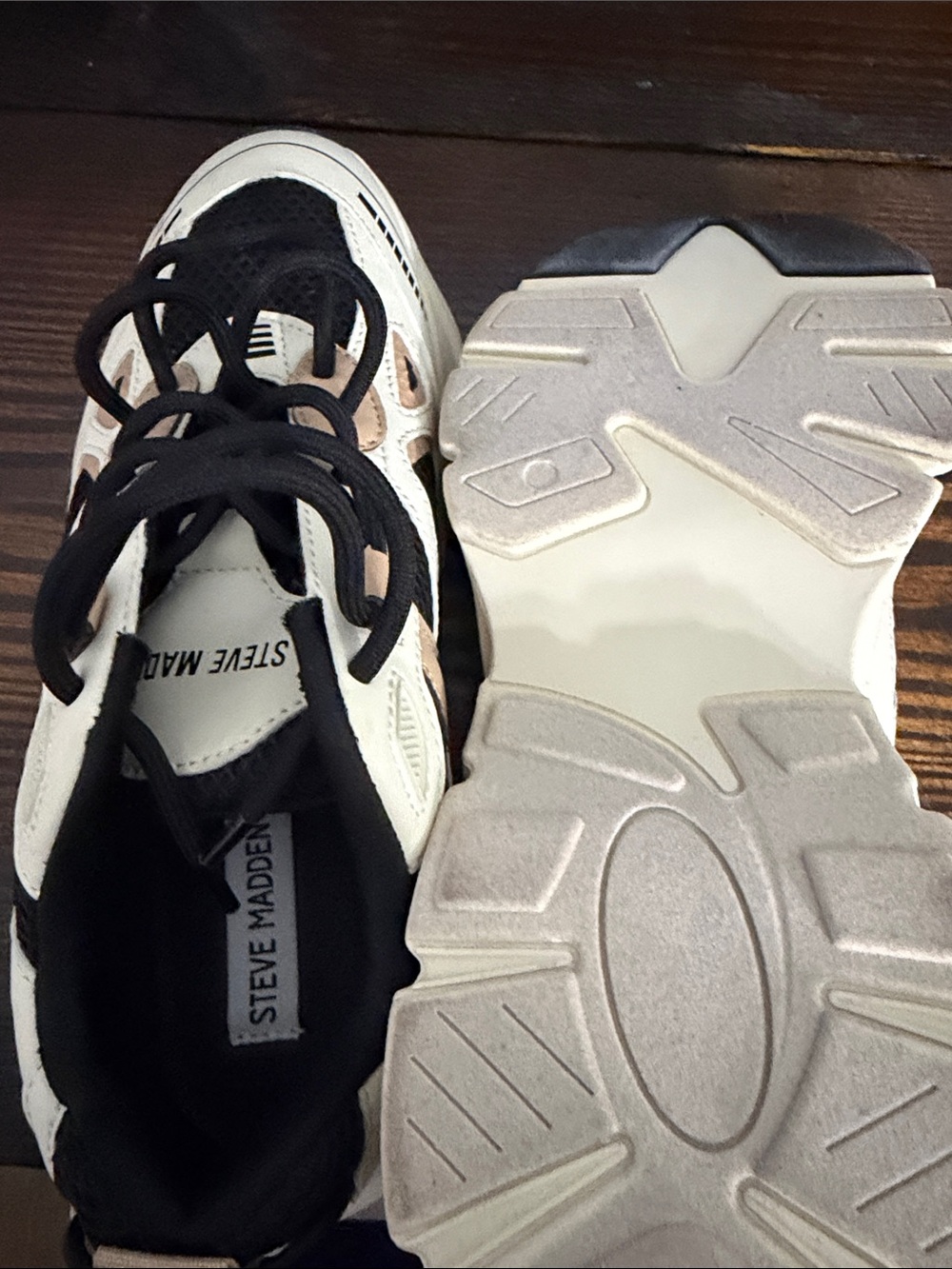 Steve Madden Kids White, Black and Beige Sneakers